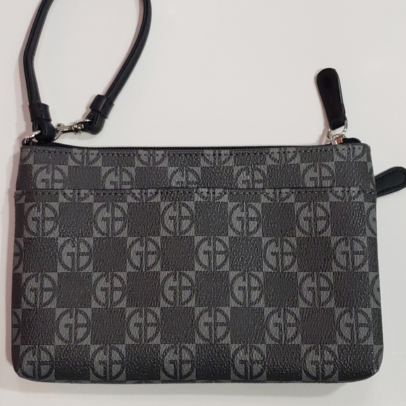 Giani Bernini Wristlet Clutch - Like New! - Picture 4 of 11